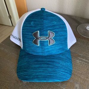Men’s underarmour golf hat.  Flex fit M/L.